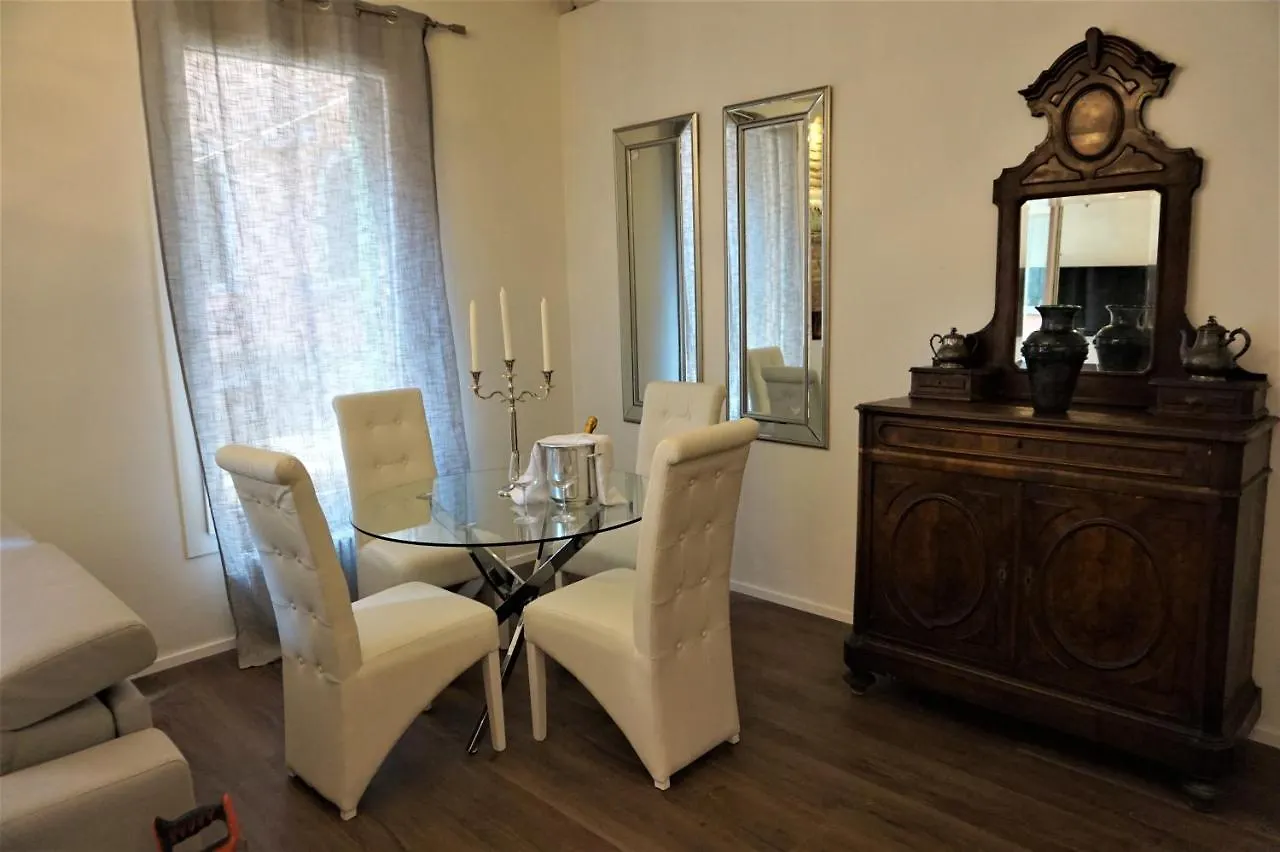 Apartment Sara S Luxury Home Five Minutes From Piazza San Marco Venedig Italien